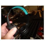 WIRED HEADPHONES