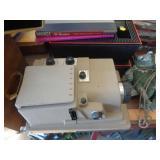 SLIDE PROJECTOR & TRAYS 35MM