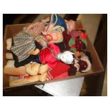 LOT OF DOLLS