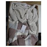 SWEATER SZ XS