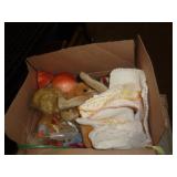 LOT OF STUFFED ANIMALS & MISC