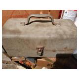 VINTAGE METAL TACKLE BOX W SOME TACKLE VINTAGE METAL TACKLE BOX W SOME TACKLE
