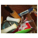 LOT OF KITCHEN ITEMS LOT OF KITCHEN ITEMS