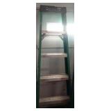 6' LADDER / W 6' LADDER / W