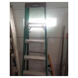 6' LADDER / W 6' LADDER / W