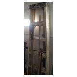 6' LADDER / W 6' LADDER / W