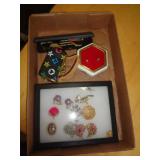 LOT OF JEWELRY LOT OF JEWELRY