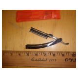 RAZOR BEARD TRIMMER RAZOR BEARD TRIMMER