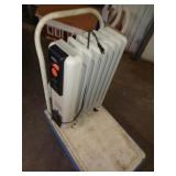 OIL HEATER / WORKS FINE / UT OIL HEATER / WORKS FINE / UT