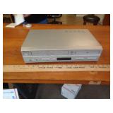 VHS / DVD PLAYER VHS / DVD PLAYER