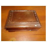 JEWELRY BOX W SOME JEWELRY JEWELRY BOX W SOME JEWELRY
