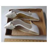 PUMPS SZ 9 1/2 PUMPS SZ 9 1/2