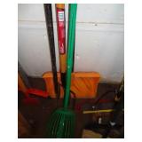 PITCH FORK / SNOW SHOVEL / WEEDER / LEAF CATCHER PITCH FORK / SNOW SHOVEL / WEEDER / LEAF CATCHER