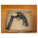 CROSSMAN BB PISTOL / NEEDS REPAIR CROSSMAN BB PISTOL / NEEDS REPAIR