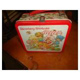 METAL STRAWBERRY SHORTCAKE LUNCHBOX METAL STRAWBERRY SHORTCAKE LUNCHBOX