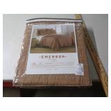 BEDSPREAD / UMBER - TWIN BEDSPREAD / UMBER - TWIN