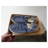SHOES SZ 9