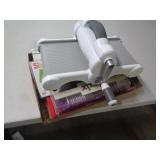 SIZZIX DIE CUTTING MACHINE & EXTRAS