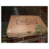 WOOD CIGAR BOX