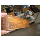 NICE WOOD CHEESE BOX