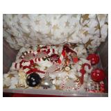 TOTE OF XMAS ORNAMENTS / BM TOTE OF XMAS ORNAMENTS / BM