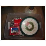 TOTE OF XMAS ITEMS / BM TOTE OF XMAS ITEMS / BM
