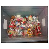 TOTE OF HALLMARK ORNAMENTS / BM TOTE OF HALLMARK ORNAMENTS / BM