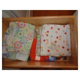 DRAWER OF KITCHEN LINENS / K DRAWER OF KITCHEN LINENS / K