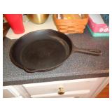 CAST IRON SKILLET / K CAST IRON SKILLET / K