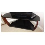 CORNER TV STAND / 18"TX20"W X 44" L / BR2