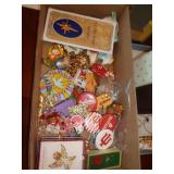 COSTUME JEWELRY PINS / DR COSTUME JEWELRY PINS / DR