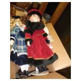 LOT OF DOLLS / BM