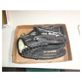BALL GLOVE