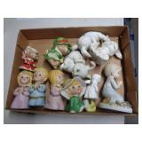 FIGURINES