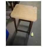STOOL / UT