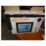 8' DIGITAL PHOTO FRAME
