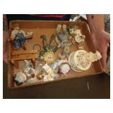 FIGURINES
