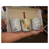 LOUISVILLE STONEWARE MUGS