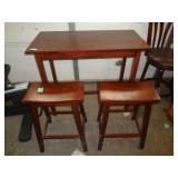 TABLE & 2 STOOLS / 33'T X 20' W X 39' L