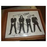SIGNED PHOTO