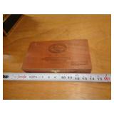 WOOD CIGAR BOX