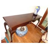 QUEEN ANNE STYLE SIDE TABLE