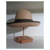 SUMMER HAT WITH STAND