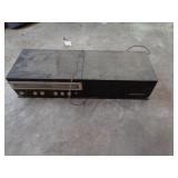 VINTAGE TABLE TOP HITACHI RADIO