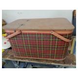 PICNIC BASKET