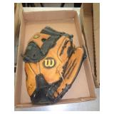 BALL GLOVE BALL GLOVE