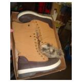 BOOTS SZ 8-9 BOOTS SZ 8-9