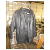 WOMENS LEATHER COAT SZ SMALL WOMENS LEATHER COAT SZ SMALL