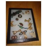 COSTUME JEWELRY IN CASE COSTUME JEWELRY IN CASE