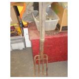 2 - MUCK FORKS 2 - MUCK FORKS